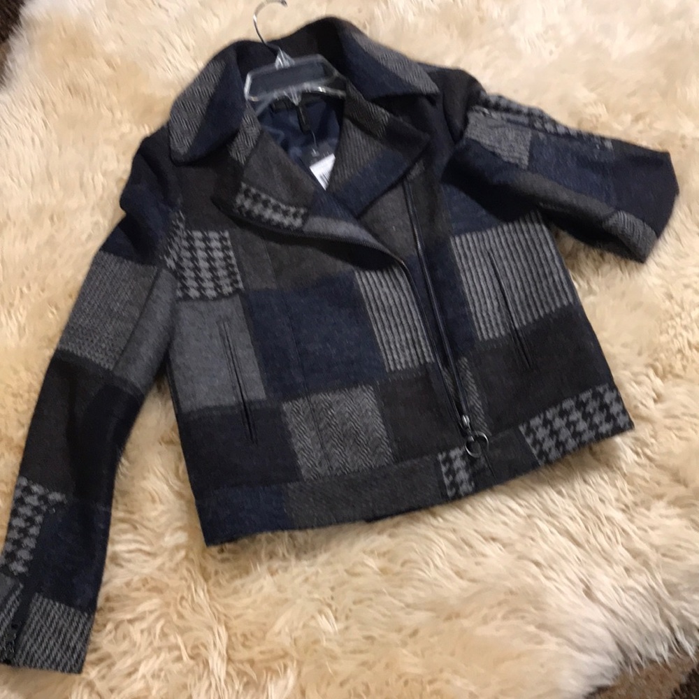 NWT-BCBG Maxazria Wool Jacket with two-side pocket